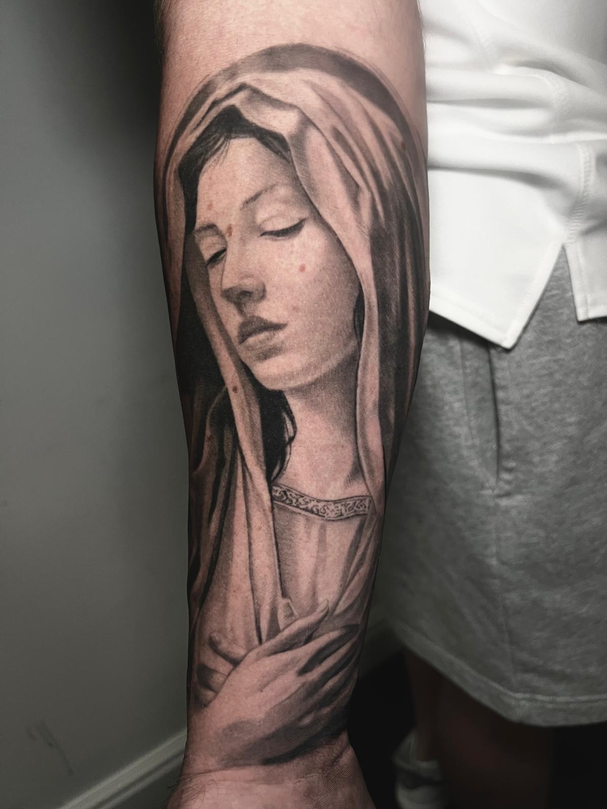 LIVE Tattooing Black and Grey Seminar.