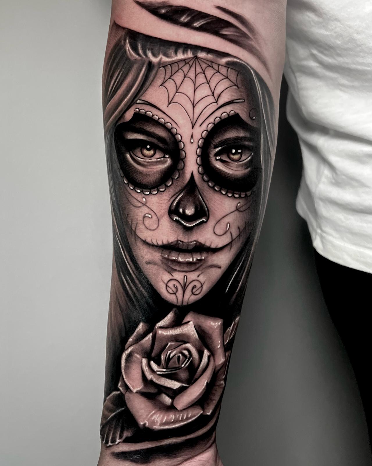 LIVE Tattooing Black and Grey Seminar.