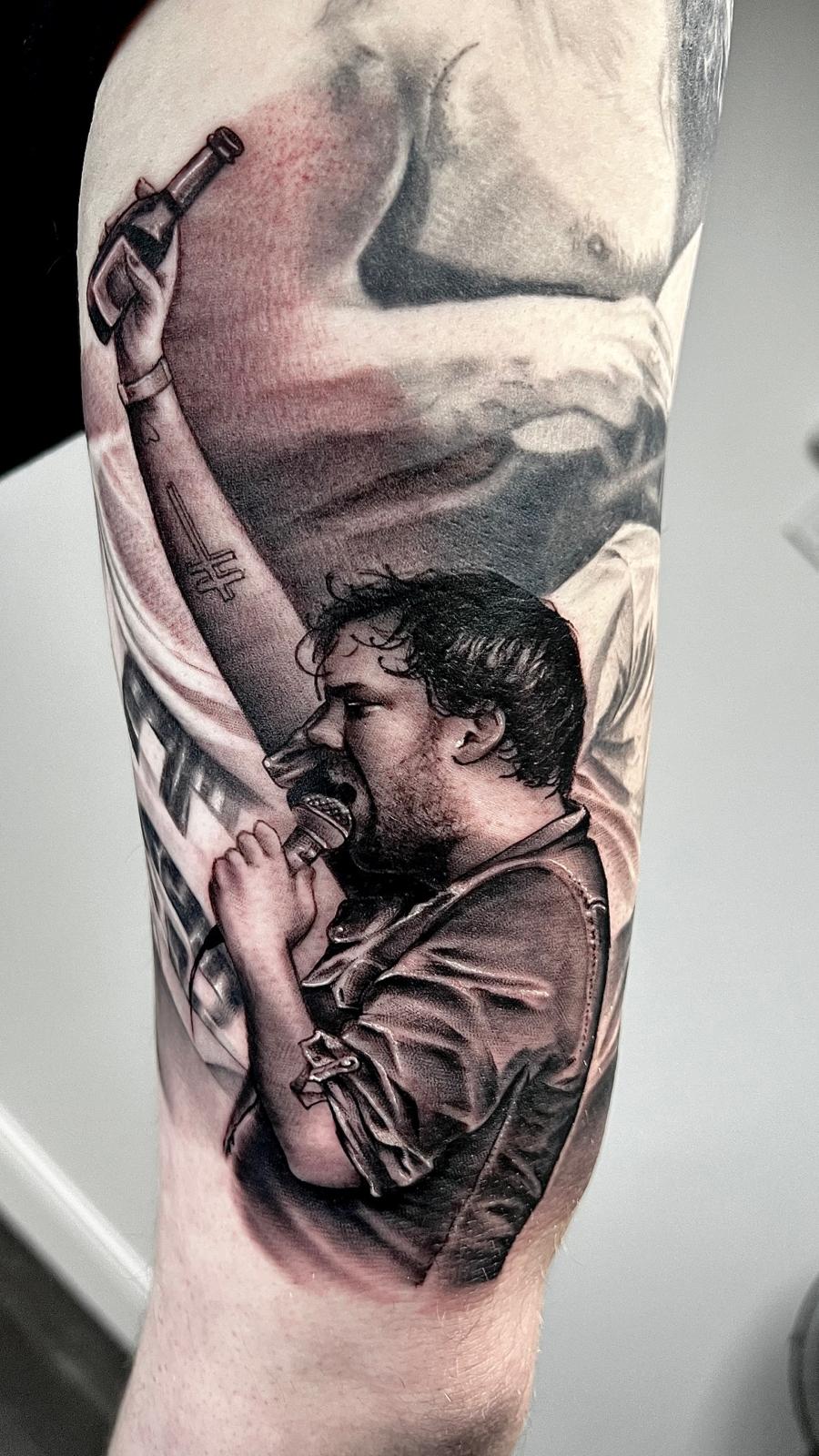 LIVE Tattooing Black and Grey Seminar.